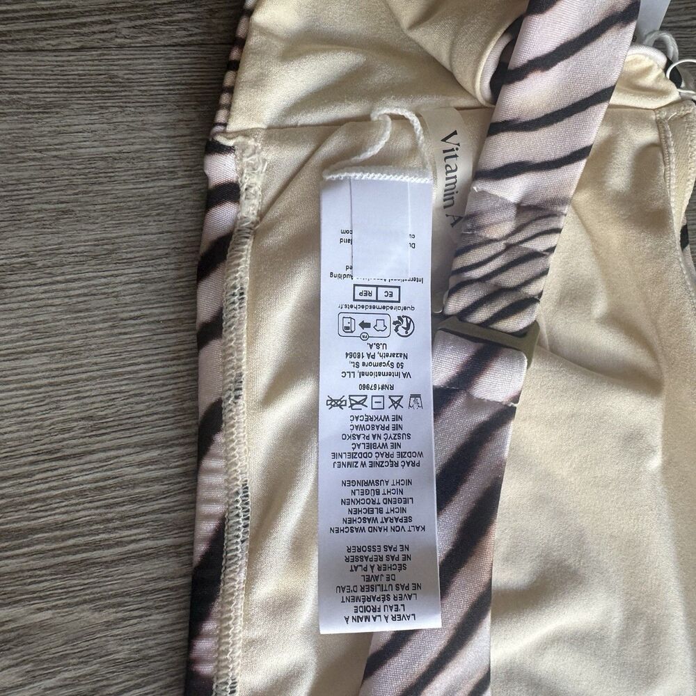 NWT Vitamin A Sz L Nala Bandeau Top Coast Animal Colorblock EcoLux Mob Wife Chic - Picture 13 of 13